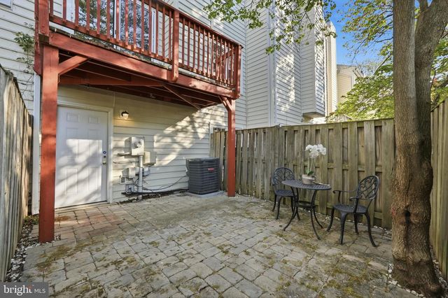 1704 W BANCROFT LN, Crofton, MD 21114