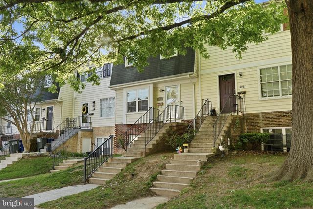 1704 W BANCROFT LN, Crofton, MD 21114