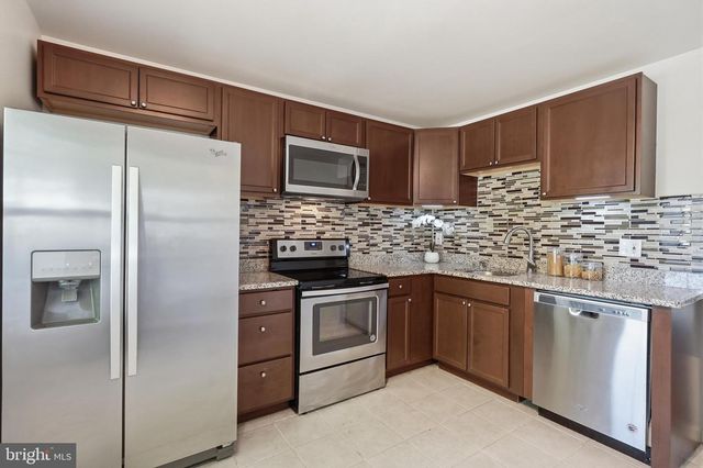 1704 W BANCROFT LN, Crofton, MD 21114