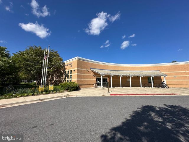 1704 W BANCROFT LN, Crofton, MD 21114