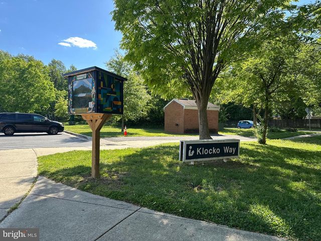 1704 W BANCROFT LN, Crofton, MD 21114