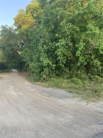 18111 N US HWY 301, Citra, FL 32113
