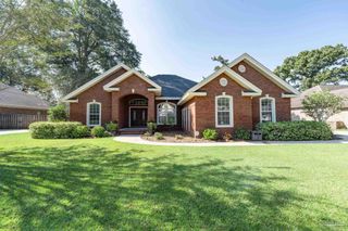 549 Tillage Dr, Cantonment, FL 32533