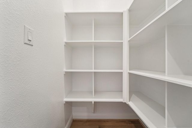 9906 Hunters Run Drive, Missouri City, TX 77459