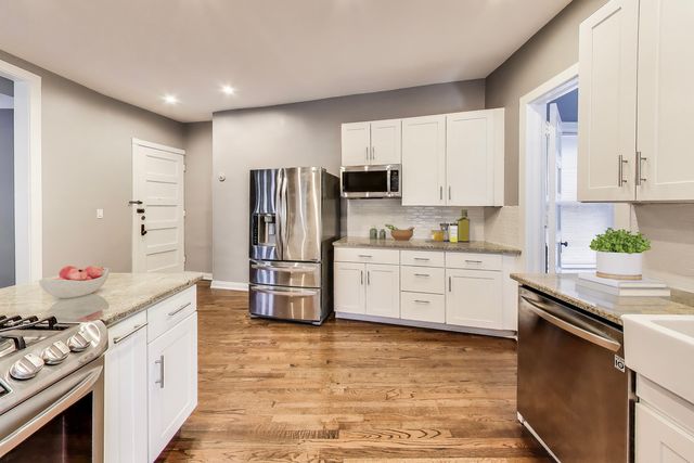 1615 E Hyde Park Boulevard 2, Chicago, IL 60615