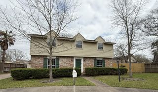 606 W Woodpark Drive, Taylor Lake Village, TX 77586