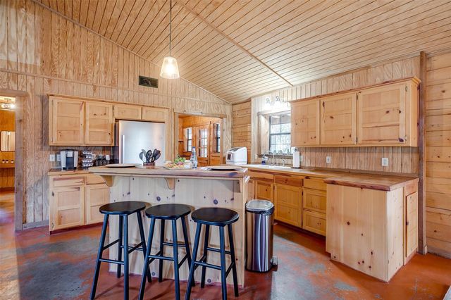 1348 County Road 2013, Glen Rose, TX 76690