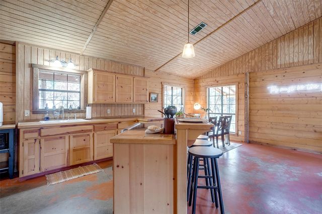 1348 County Road 2013, Glen Rose, TX 76690