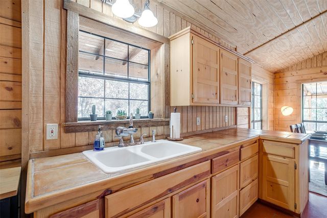 1348 County Road 2013, Glen Rose, TX 76690