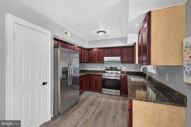 8209 SUNSET DR, Manassas, VA 20110