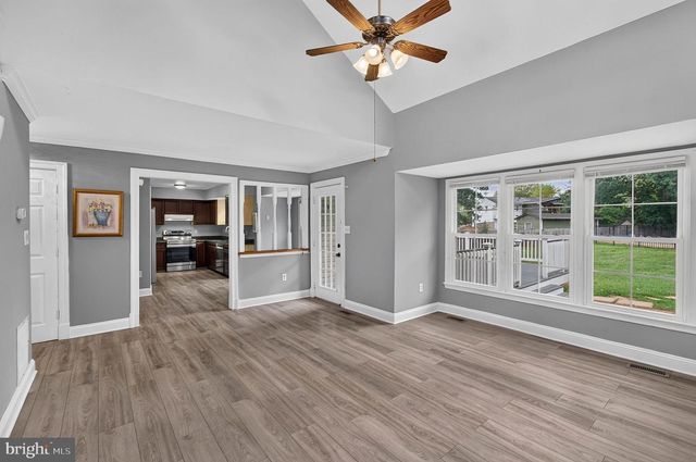 8209 SUNSET DR, Manassas, VA 20110