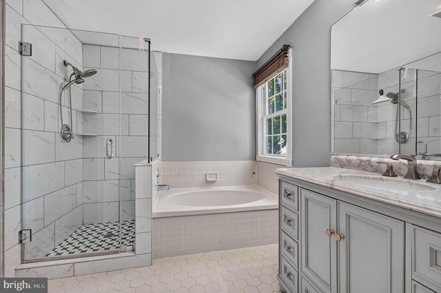 8209 SUNSET DR, Manassas, VA 20110