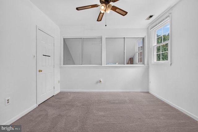 8209 SUNSET DR, Manassas, VA 20110