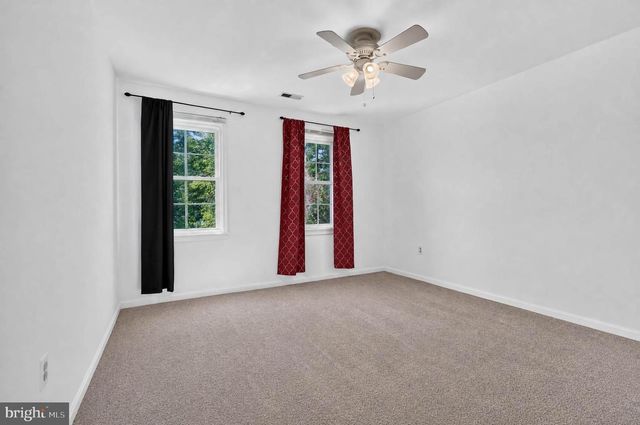 8209 SUNSET DR, Manassas, VA 20110
