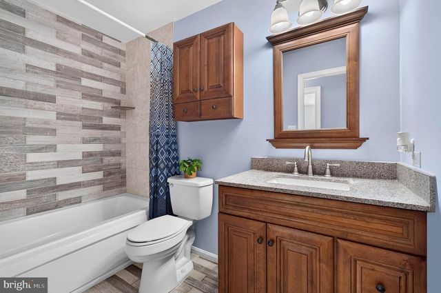 8209 SUNSET DR, Manassas, VA 20110