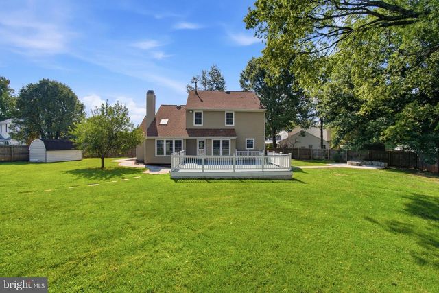 8209 SUNSET DR, Manassas, VA 20110