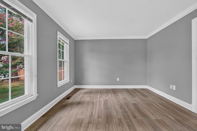 8209 SUNSET DR, Manassas, VA 20110
