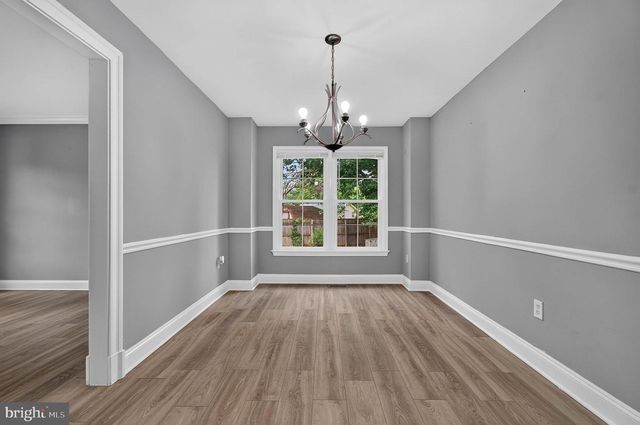 8209 SUNSET DR, Manassas, VA 20110