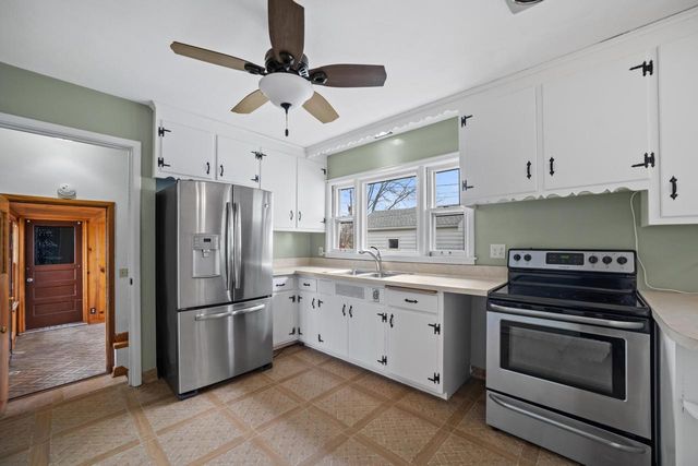 2538 S 75th STREET, West Allis, WI 53219