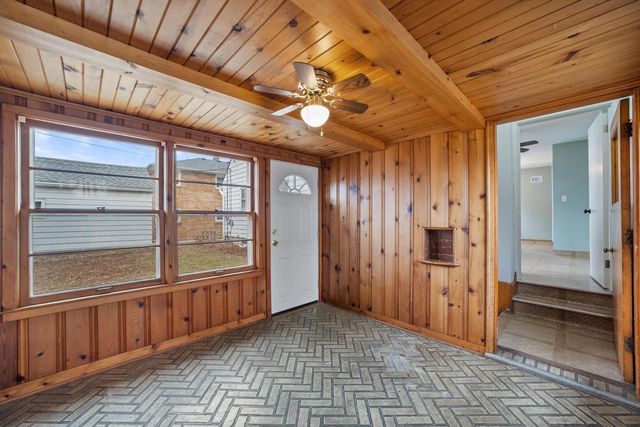 2538 S 75th STREET, West Allis, WI 53219