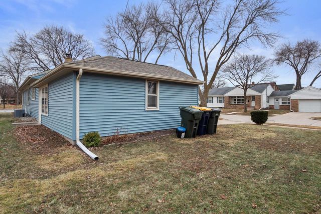 2538 S 75th STREET, West Allis, WI 53219
