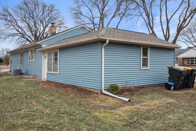 2538 S 75th STREET, West Allis, WI 53219