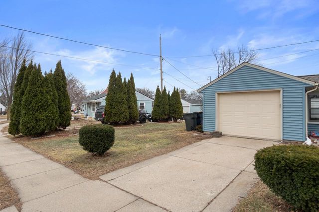 2538 S 75th STREET, West Allis, WI 53219