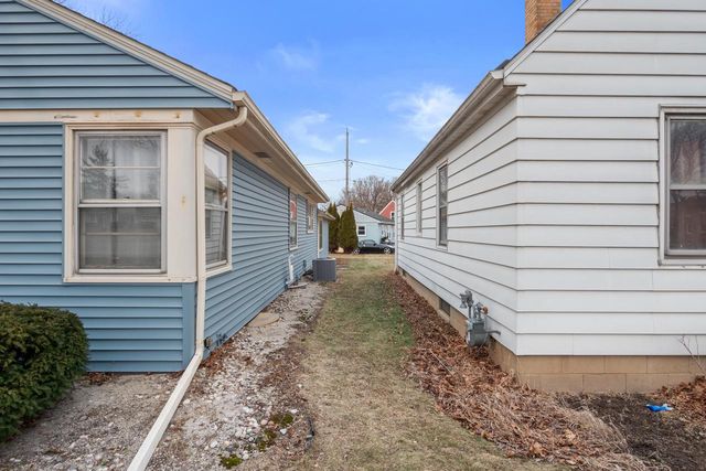 2538 S 75th STREET, West Allis, WI 53219