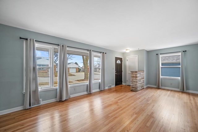 2538 S 75th STREET, West Allis, WI 53219