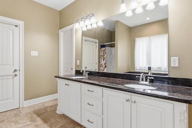 2651 Robinwood Drive E, Moss Bluff, LA 70611