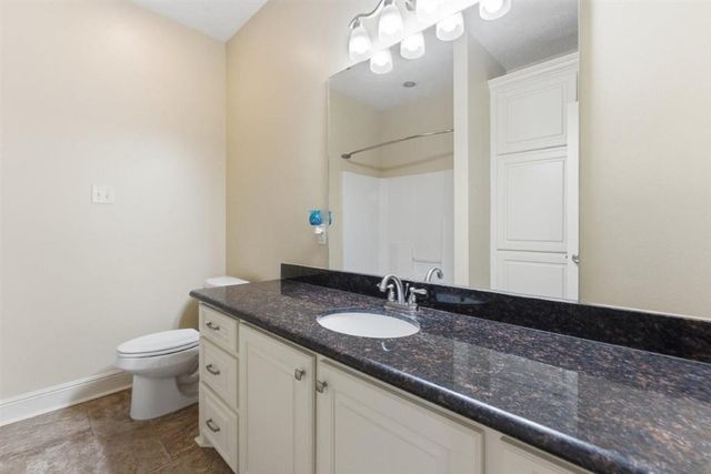 2651 Robinwood Drive E, Moss Bluff, LA 70611