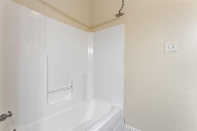 2651 Robinwood Drive E, Moss Bluff, LA 70611