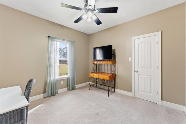 2651 Robinwood Drive E, Moss Bluff, LA 70611