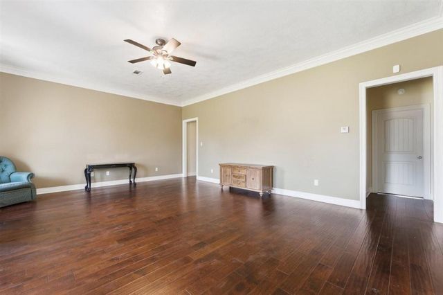 2651 Robinwood Drive E, Moss Bluff, LA 70611