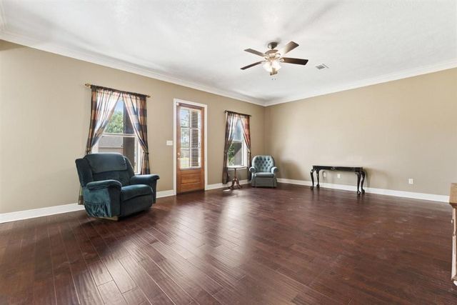 2651 Robinwood Drive E, Moss Bluff, LA 70611