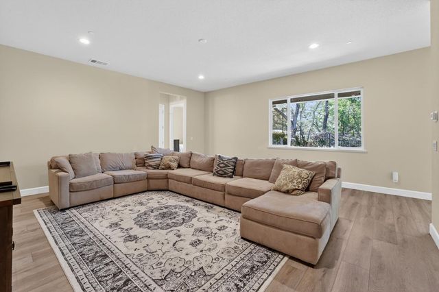6324 Monument Springs Dr, Rocklin, CA 95677