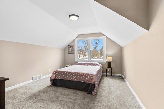 3900 W Kiley AVENUE, Milwaukee, WI 53209