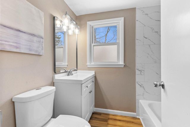 3900 W Kiley AVENUE, Milwaukee, WI 53209