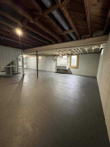 3900 W Kiley AVENUE, Milwaukee, WI 53209