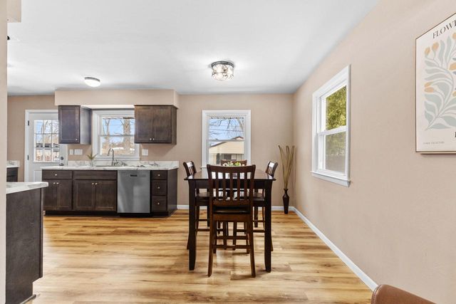 3900 W Kiley AVENUE, Milwaukee, WI 53209