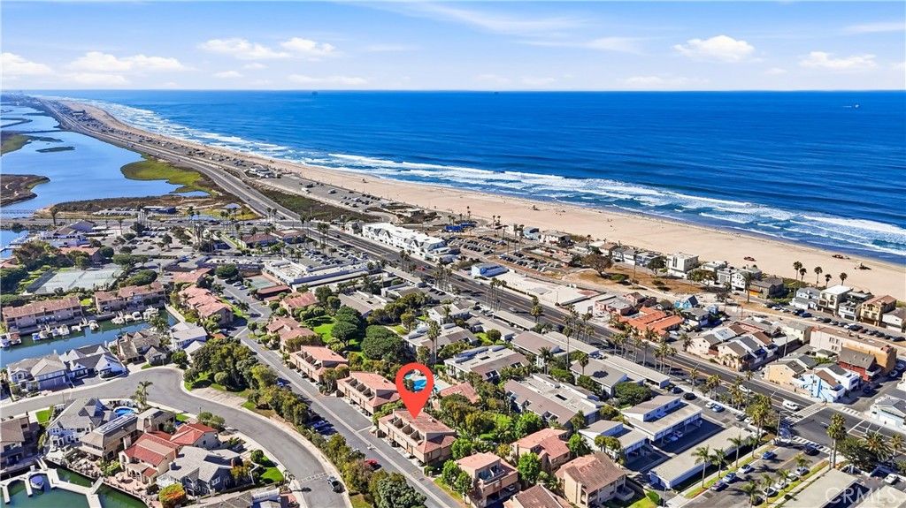 16971 Bluewater Lane 70, Huntington Beach, CA 92649 — photo 2