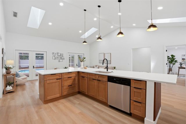 4816 79TH AVENUE PLAZA E, Sarasota, FL 34243