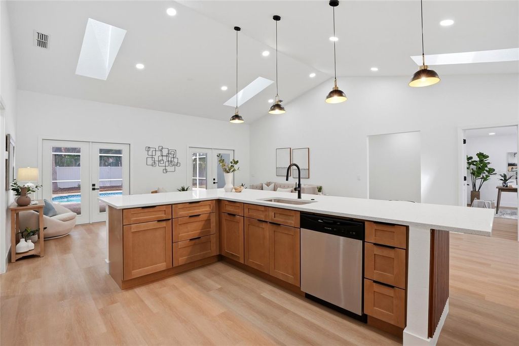 Image 11 of property listing at 4816 79TH AVENUE PLAZA E, Sarasota, FL 34243