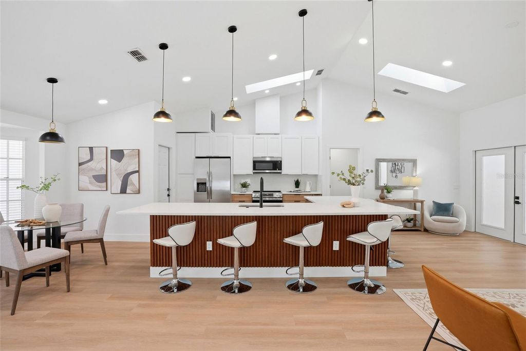 Image 16 of property listing at 4816 79TH AVENUE PLAZA E, Sarasota, FL 34243