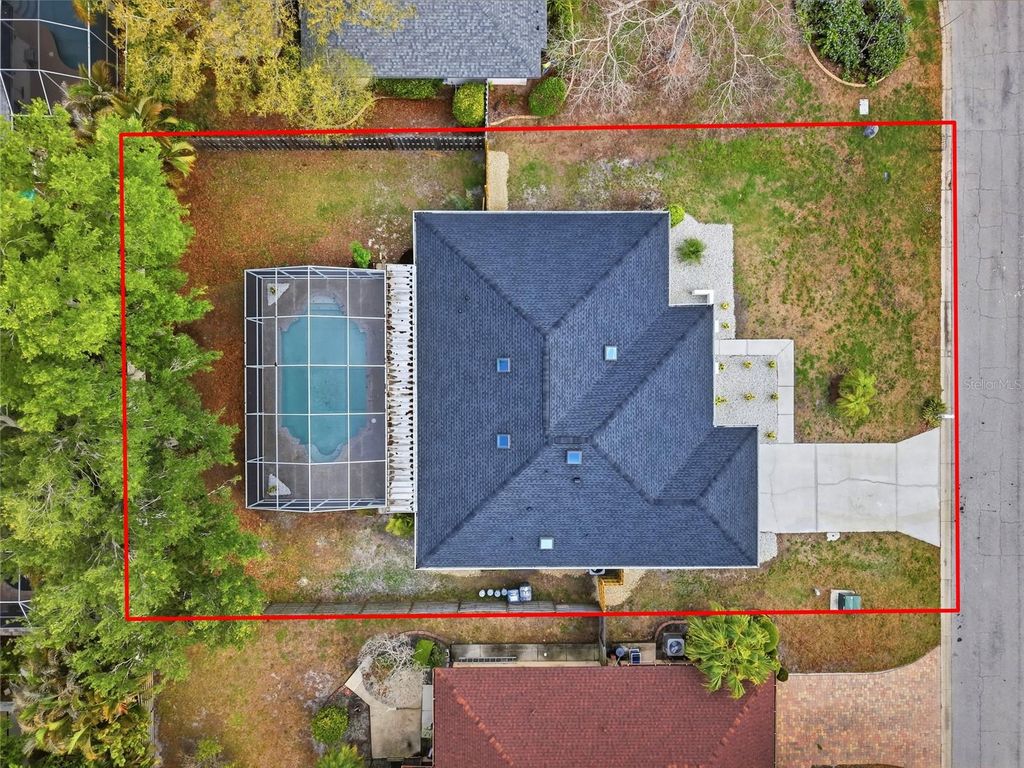 Image 20 of property listing at 4816 79TH AVENUE PLAZA E, Sarasota, FL 34243