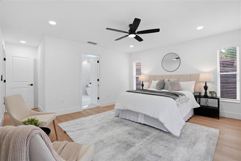 Image 22 of property listing at 4816 79TH AVENUE PLAZA E, Sarasota, FL 34243