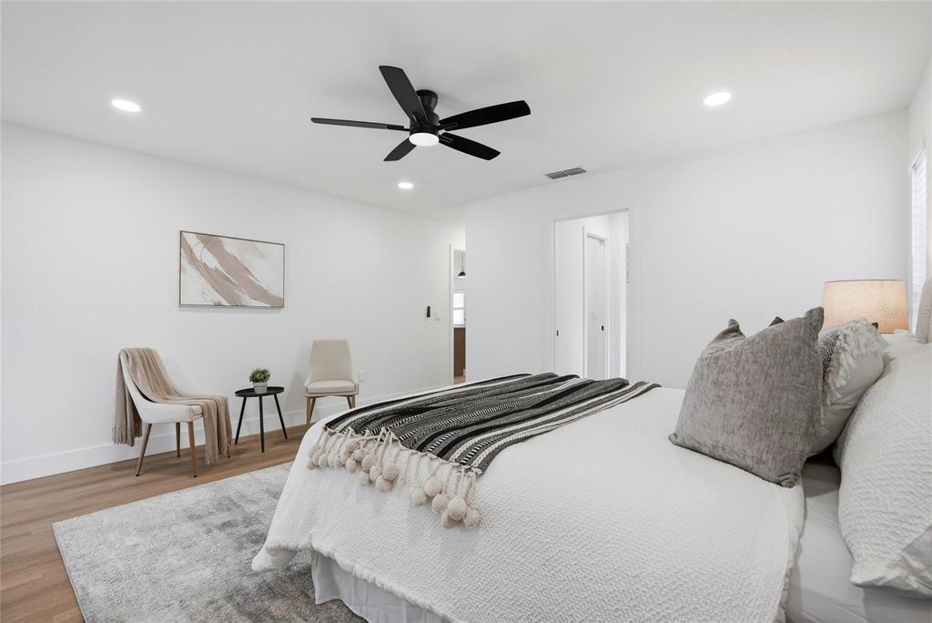 Image 23 of property listing at 4816 79TH AVENUE PLAZA E, Sarasota, FL 34243