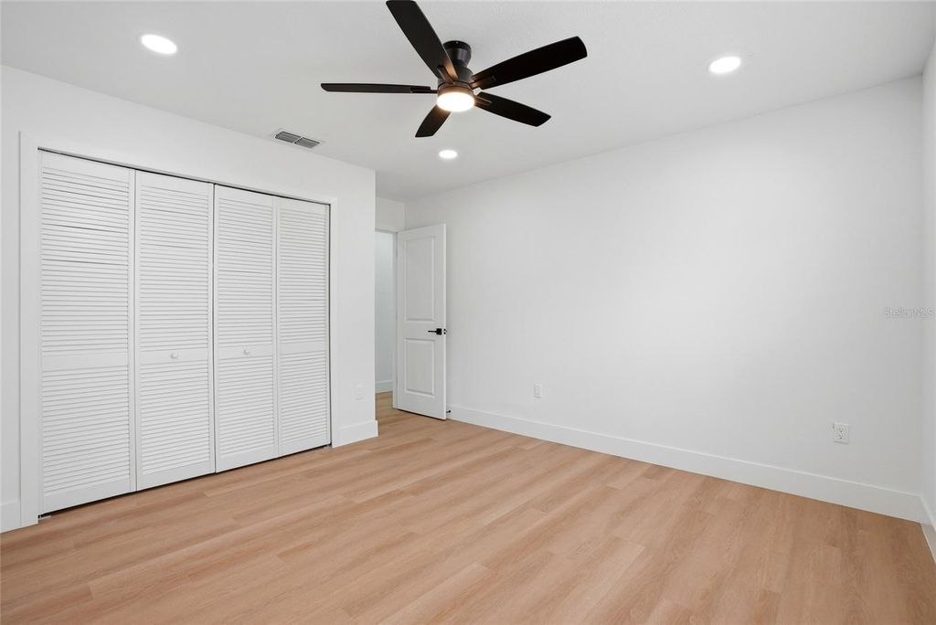 Image 30 of property listing at 4816 79TH AVENUE PLAZA E, Sarasota, FL 34243