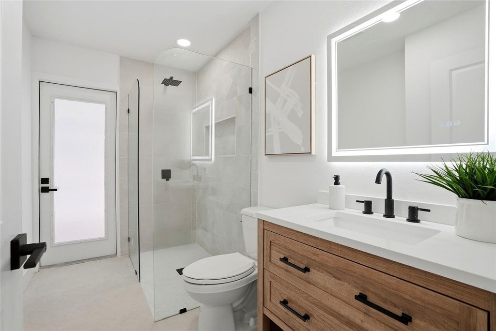 Image 31 of property listing at 4816 79TH AVENUE PLAZA E, Sarasota, FL 34243