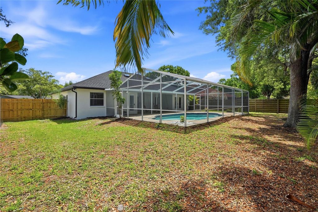 Image 37 of property listing at 4816 79TH AVENUE PLAZA E, Sarasota, FL 34243